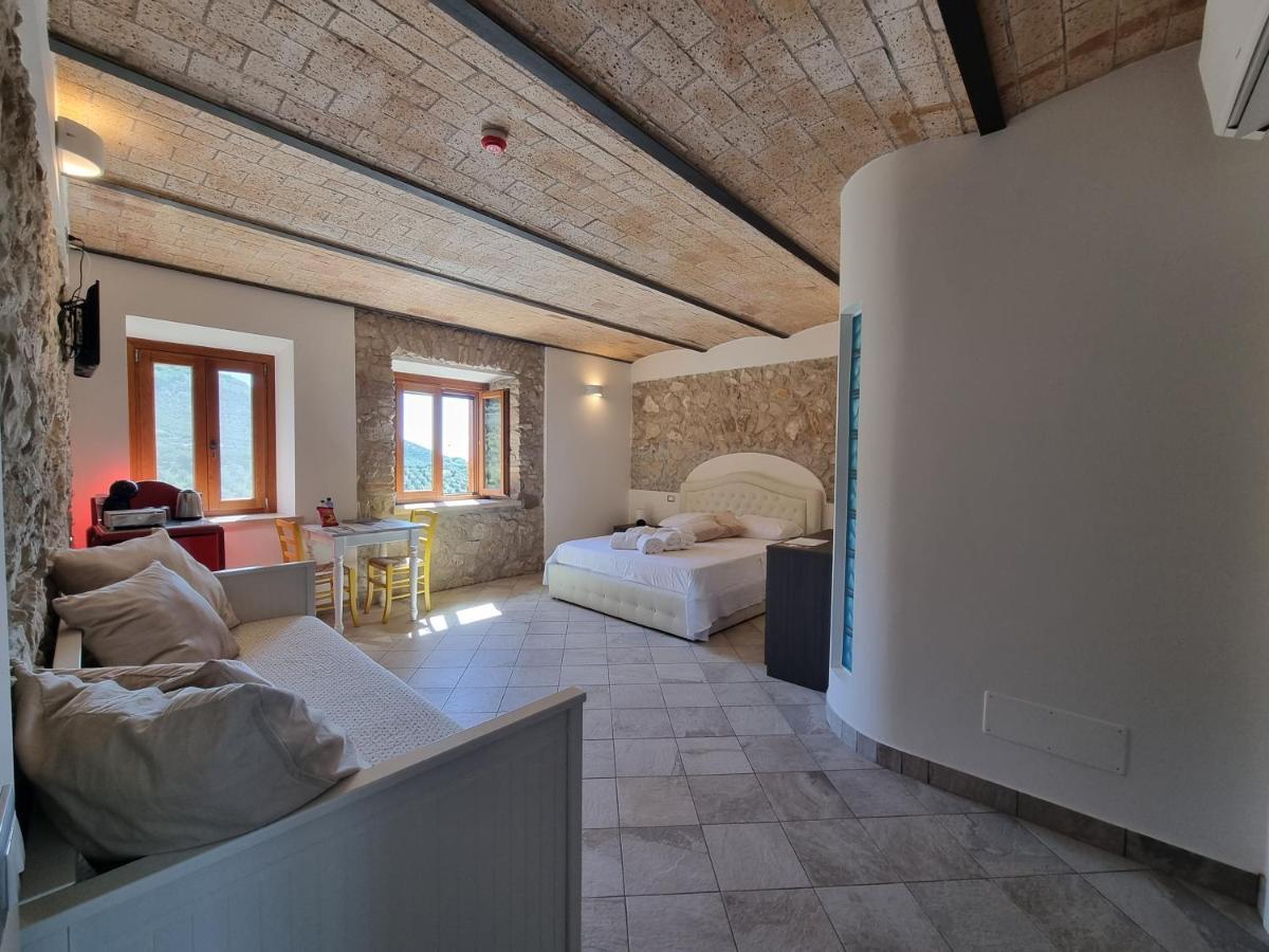 Casale Dei Priori Bed & Breakfast Rocca Massima Dış mekan fotoğraf