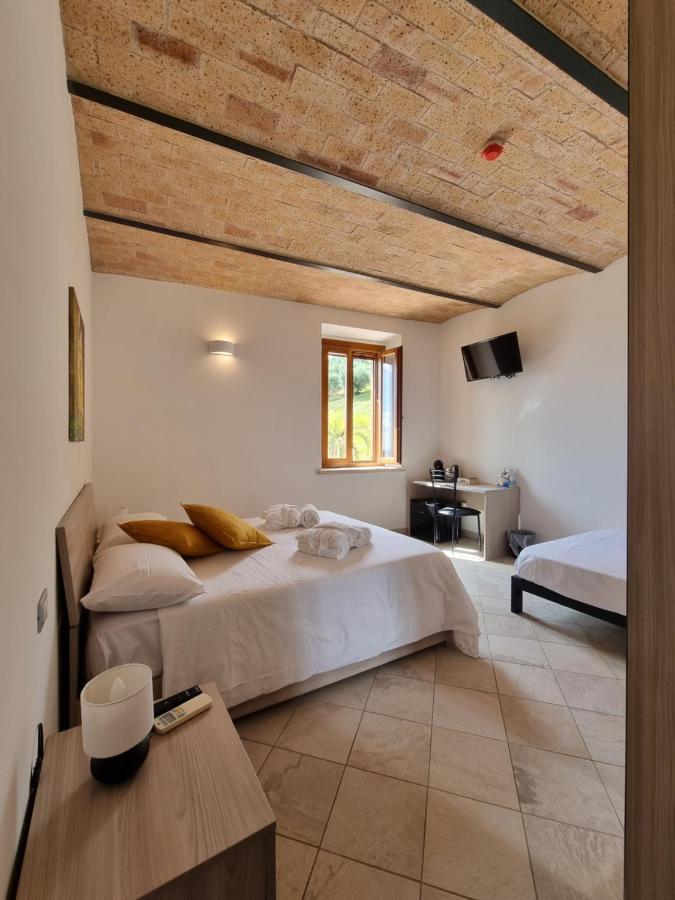 Casale Dei Priori Bed & Breakfast Rocca Massima Dış mekan fotoğraf